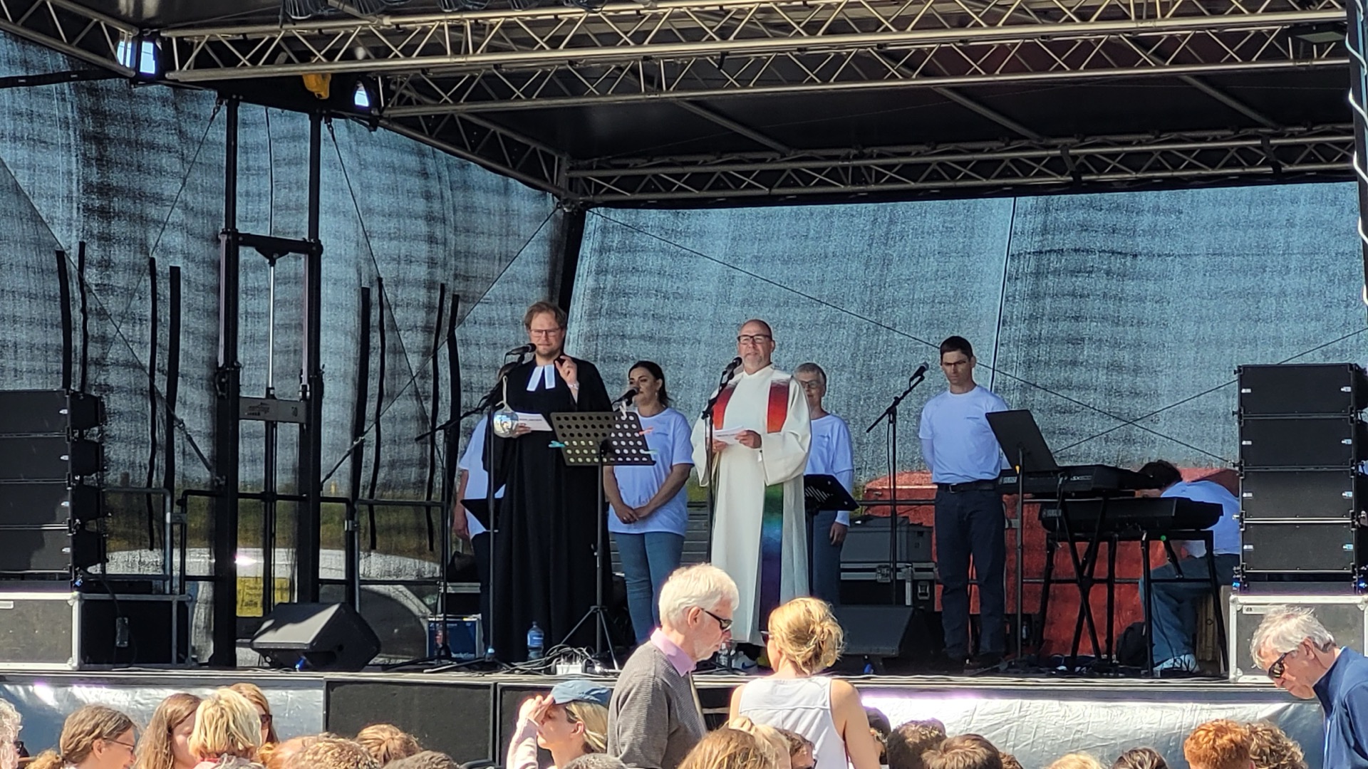 Gottesdienst auf der Bühne